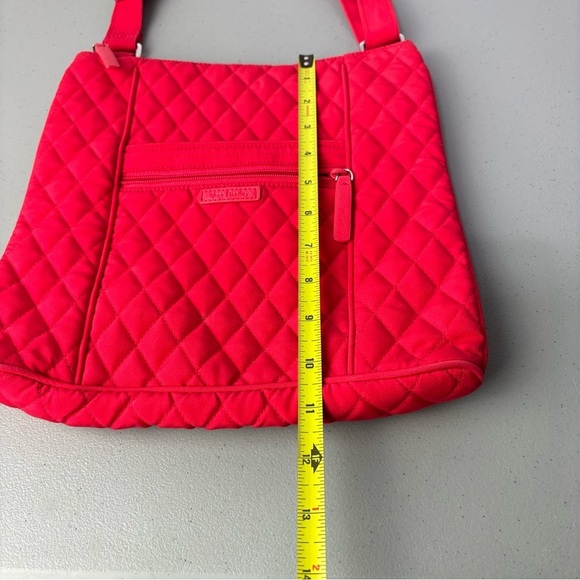 Vera Bradley Red Quilted Shoulder Bag Holiday Zip Closure Adjustable Strap - Picture 6 of 9